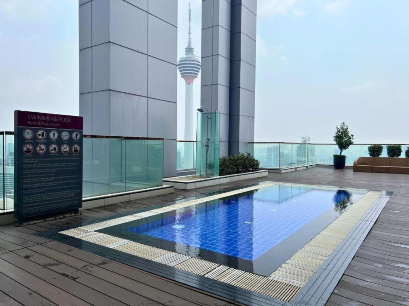 The Platinum Klcc By Comfort Suites Kuala Lumpur Exterior foto